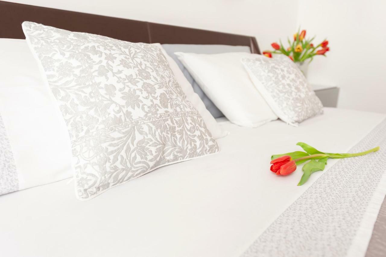 Via Bozzi Luxury Home Бари Экстерьер фото